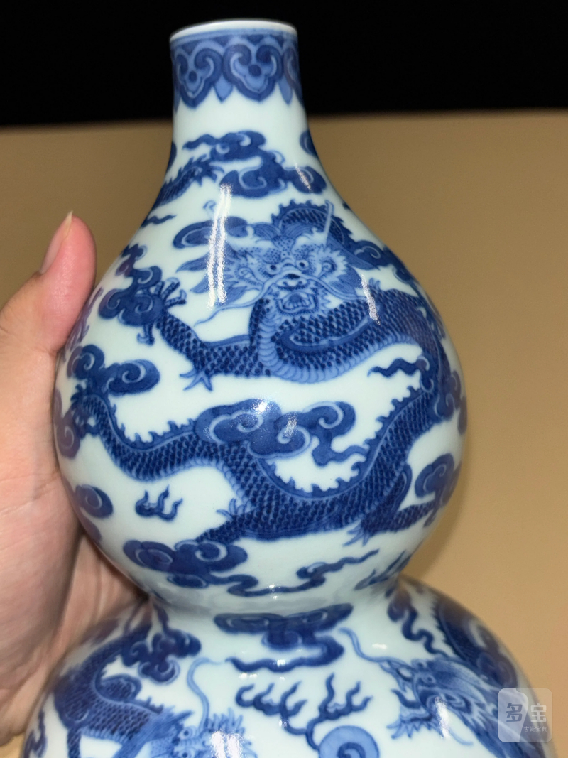 清嘉庆 青花九龙呈瑞大吉葫芦瓶 - 图10